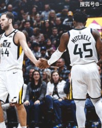  马赛核心球员重伤赛季报销，球队前景蒙上阴影  