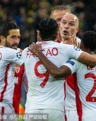  多特蒙德青训小将梅开二度惊艳全场观众  