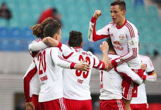  莱比锡红牛客场绝杀斯图加特展现顽强斗志  